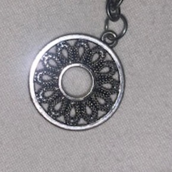Silver Flower Pendant Necklace - Picture 1 of 3